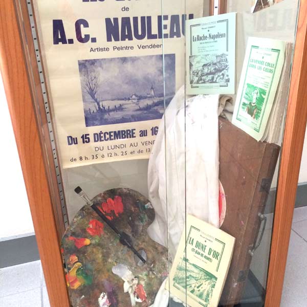 vitrine nauleau à l'exposition de Fontenay