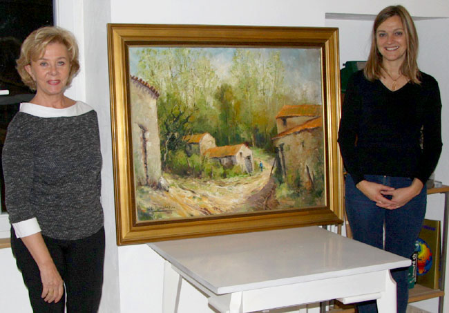 don du tableau entre l'association représentée par Marie-Laure et la donatrice Sylvie